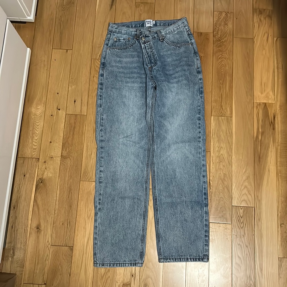 Princess Polly light wash straight fit jeans